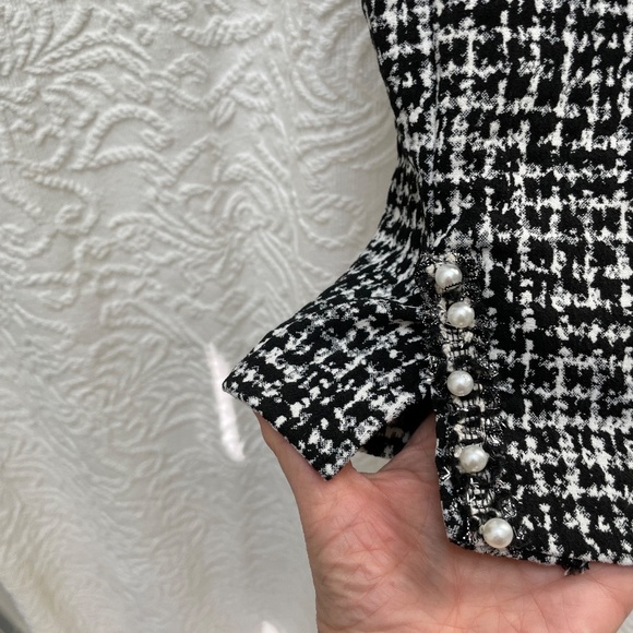 SALE: Up! Ankle Pant - pull-on, B&W with Pearl Button Accent - Picture 4 of 10